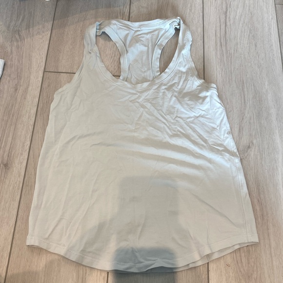 Lululemon love tank - Picture 2 of 2